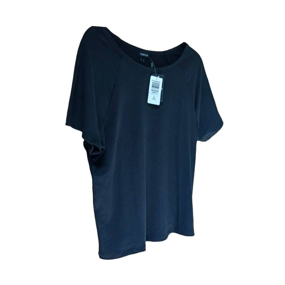 TORRID Plus Size Ribbed Crew Neck Black Raglan Crop Tee - Picture 6 of 14